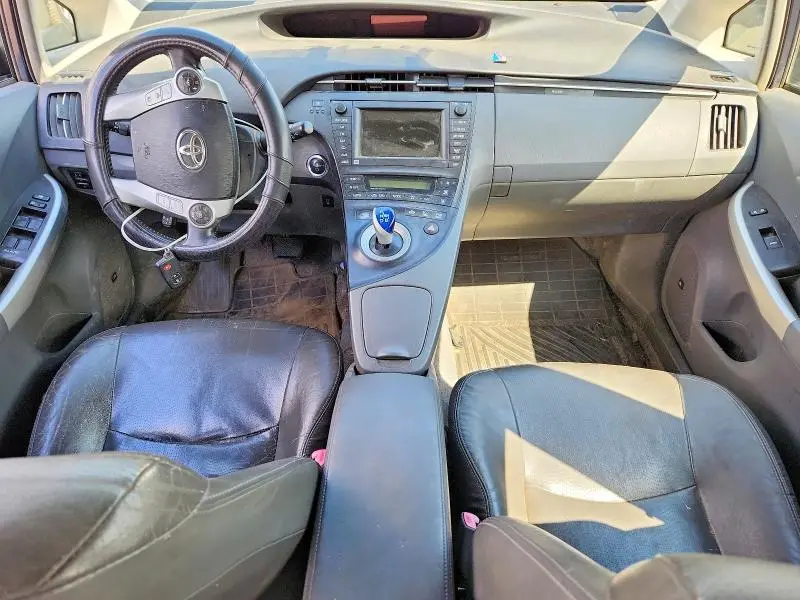 2010 TOYOTA PRIUS V  