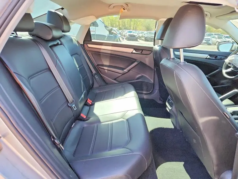 2021 VOLKSWAGEN PASSAT SE  