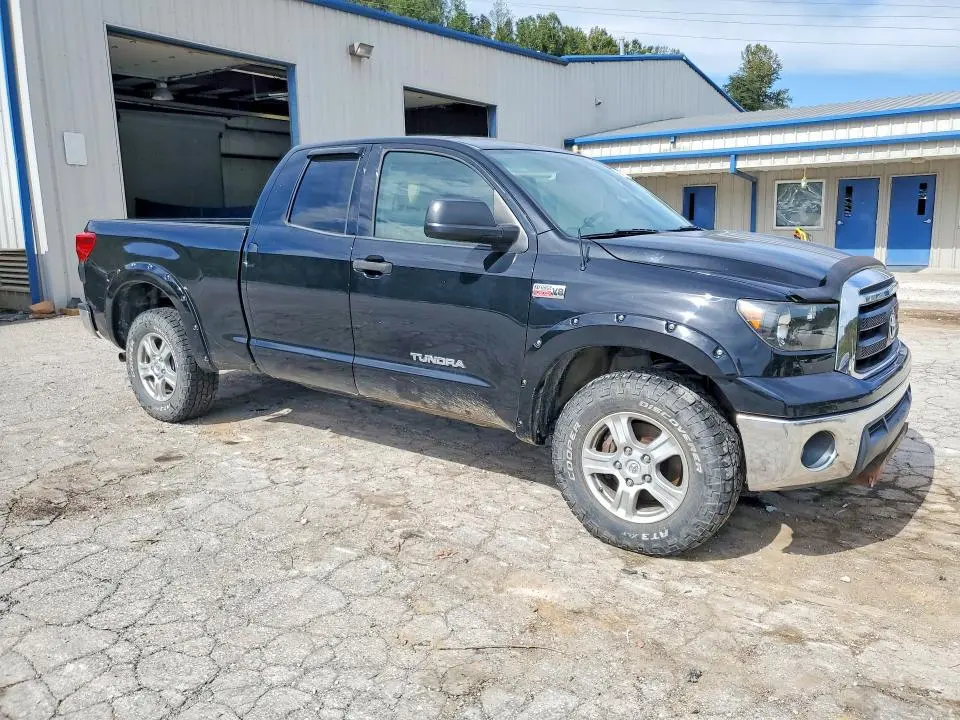 2011 TOYOTA TUNDRA DOUBLE CAB SR5  