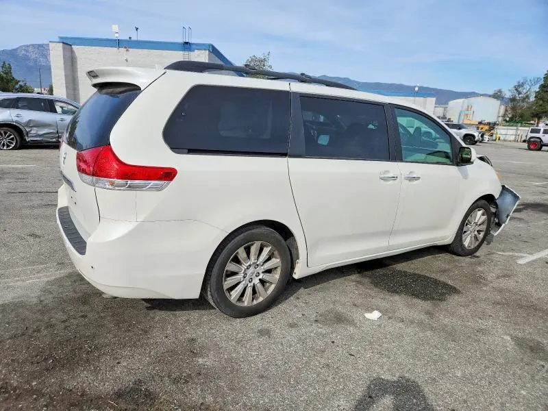 2011 TOYOTA SIENNA LIMITED 7-PASSENGER  