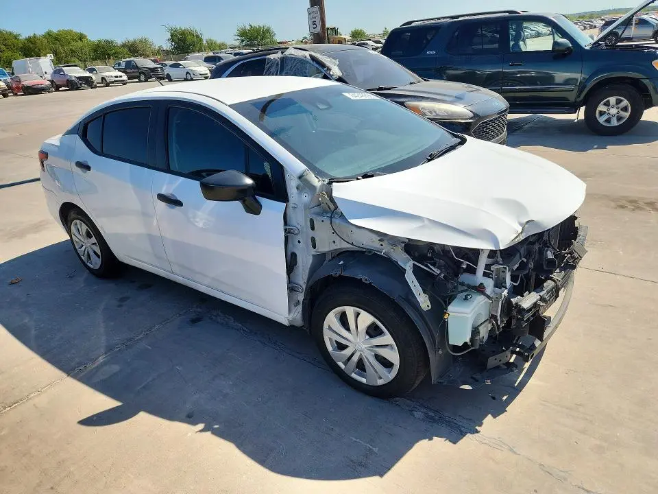 2021 NISSAN VERSA S  