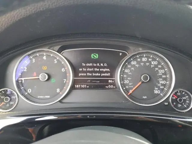 2011 VOLKSWAGEN TOUAREG V6  