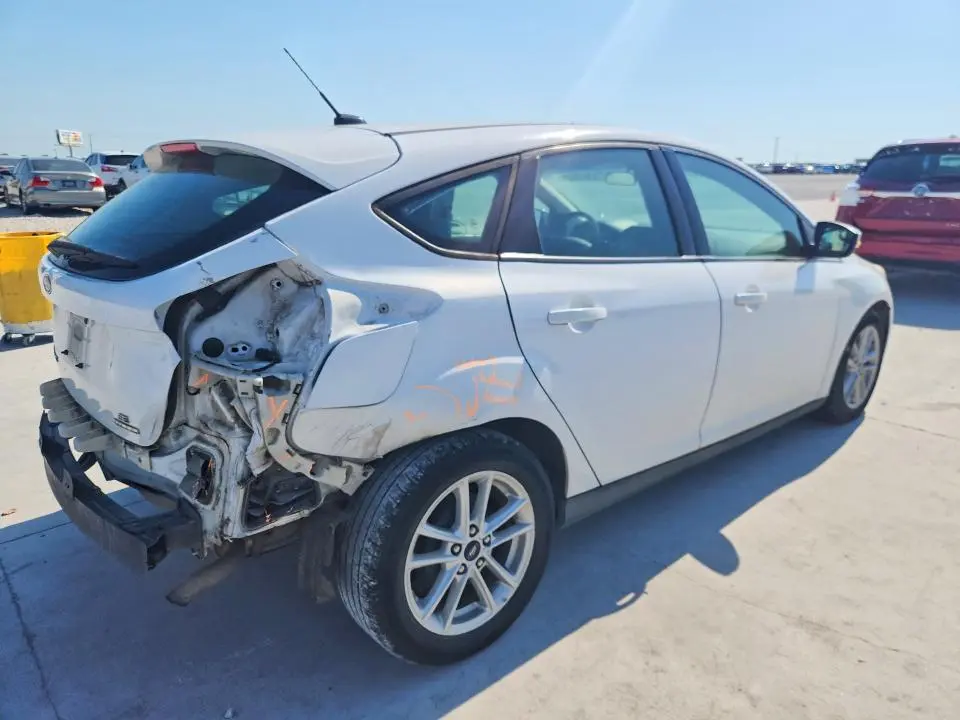 2016 FORD FOCUS SE  