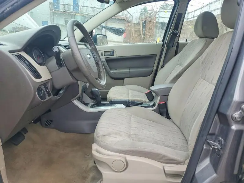 2010 FORD FOCUS SE  