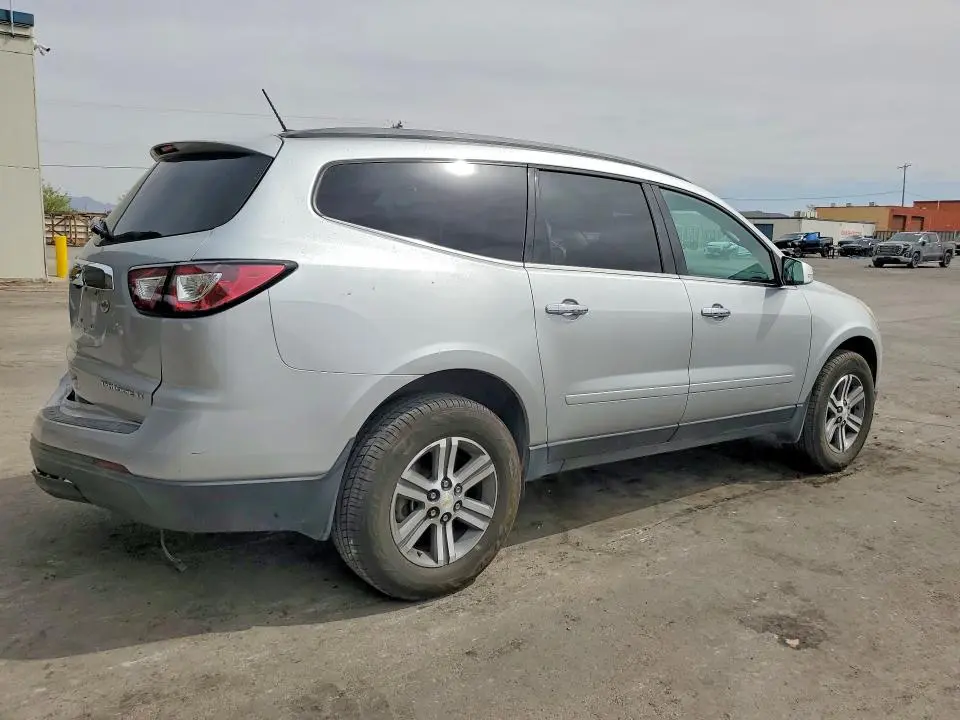 2015 CHEVROLET TRAVERSE LT  