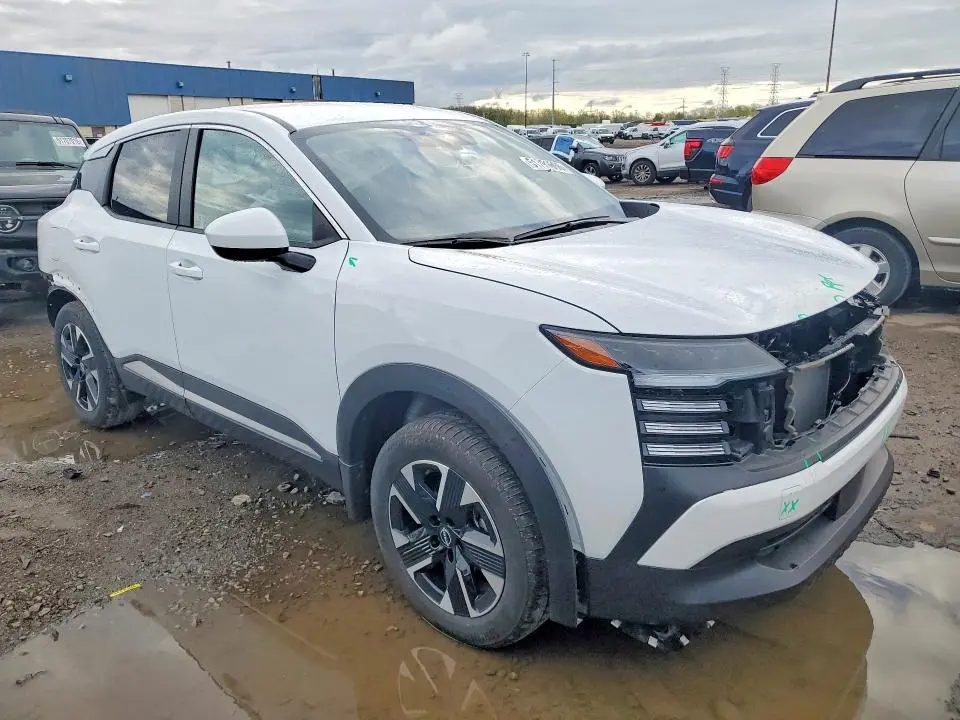 2025 NISSAN KICKS SV  