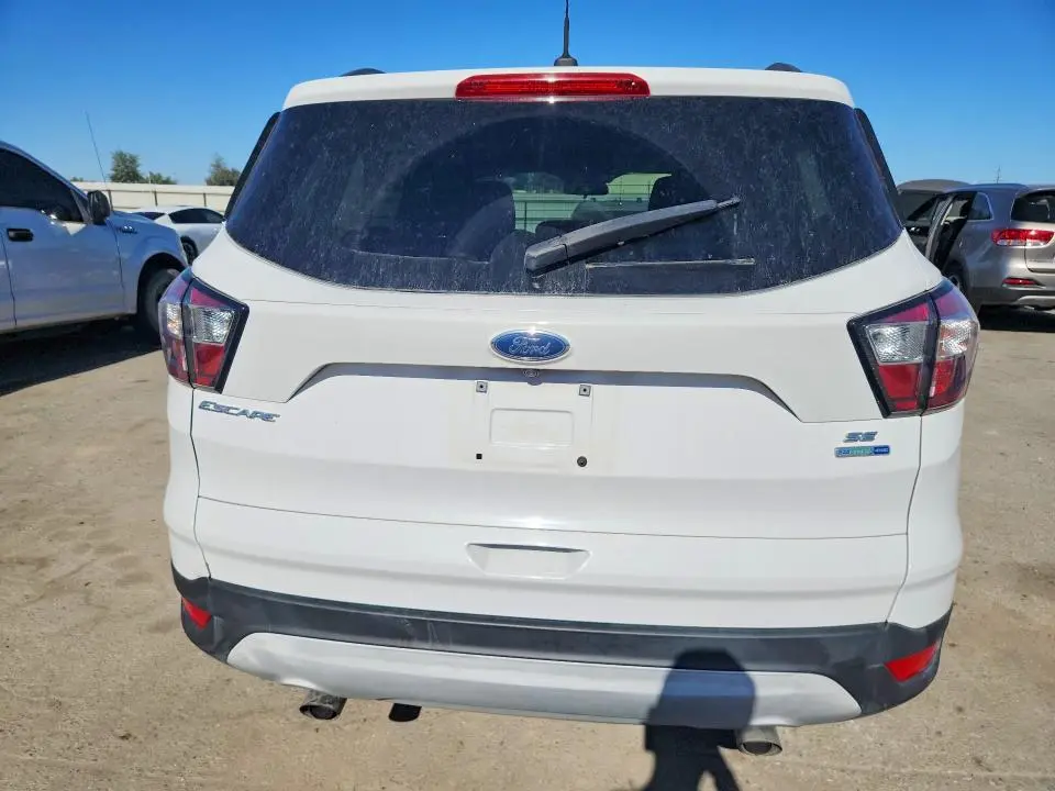 2018 FORD ESCAPE SE  