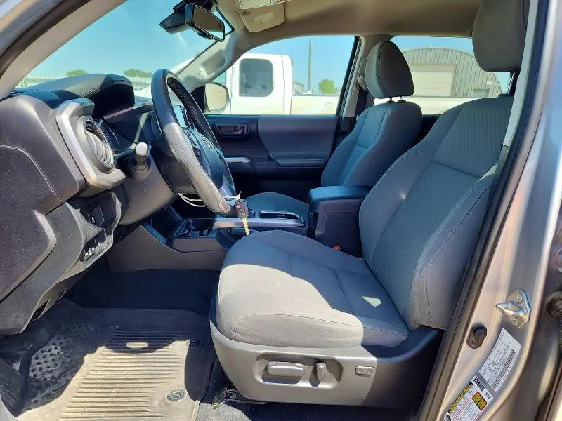 2020 TOYOTA TACOMA SR5 V6  