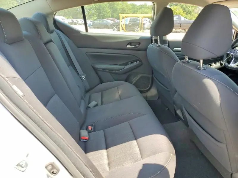 2021 NISSAN ALTIMA SV  