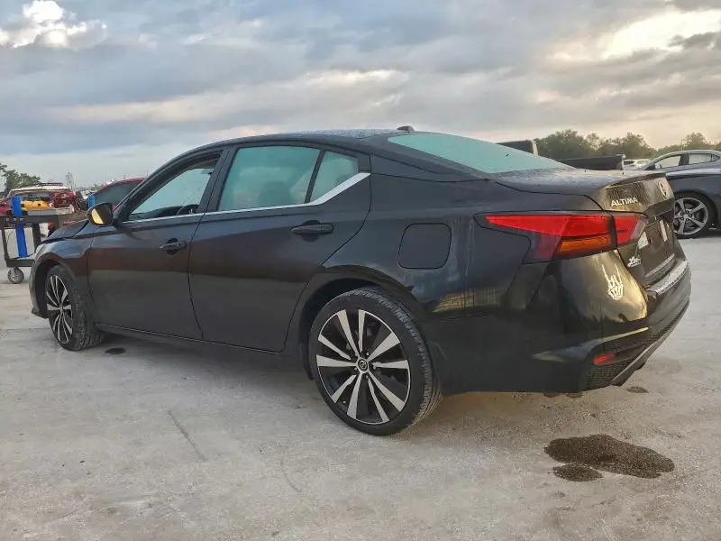 2022 NISSAN ALTIMA SR  