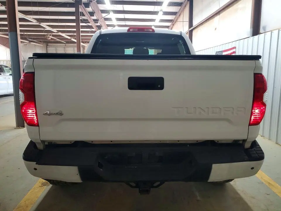 2017 TOYOTA TUNDRA CREWMAX LIMITED  