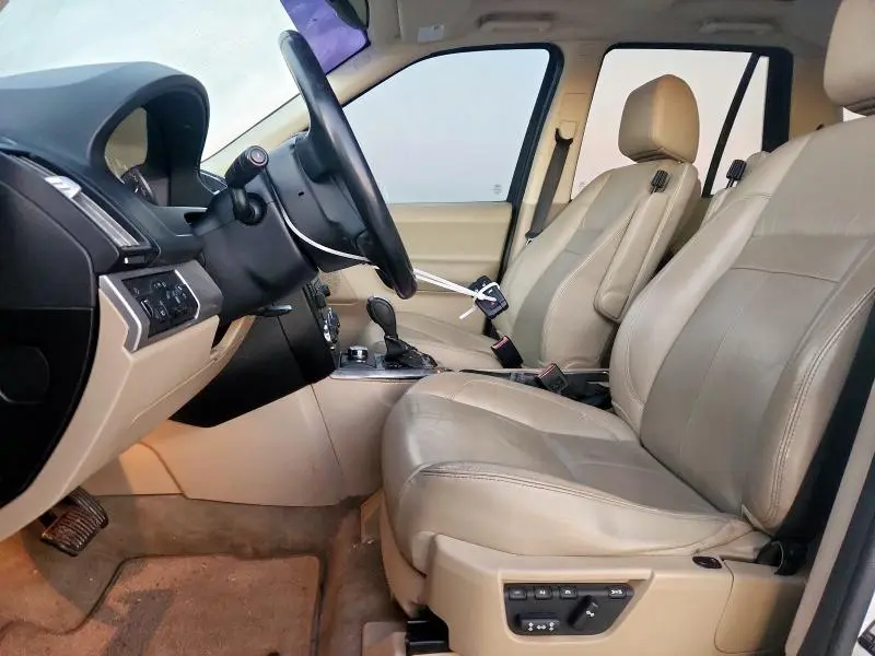 2011 LAND ROVER LR2 HSE LUXURY  