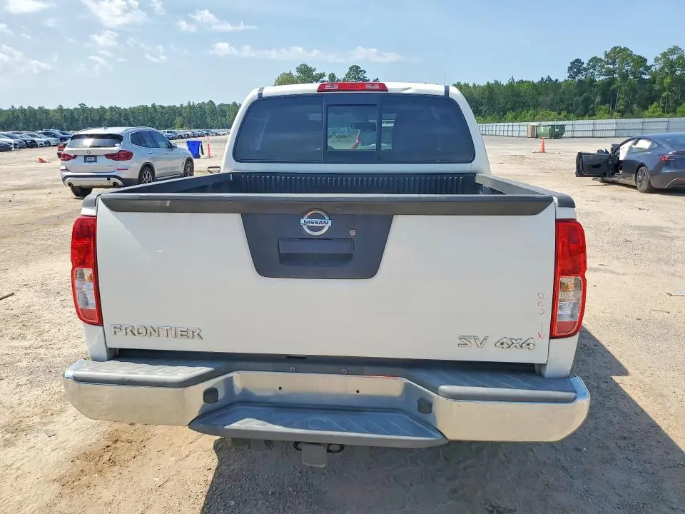 2016 NISSAN FRONTIER SV  