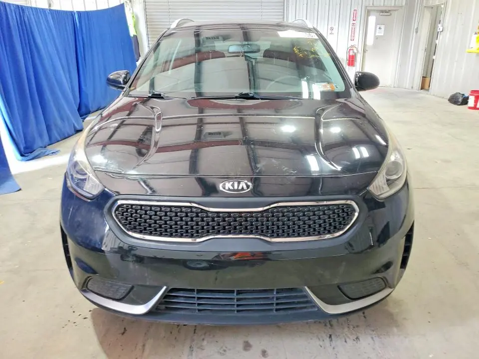 2017 KIA NIRO LX  