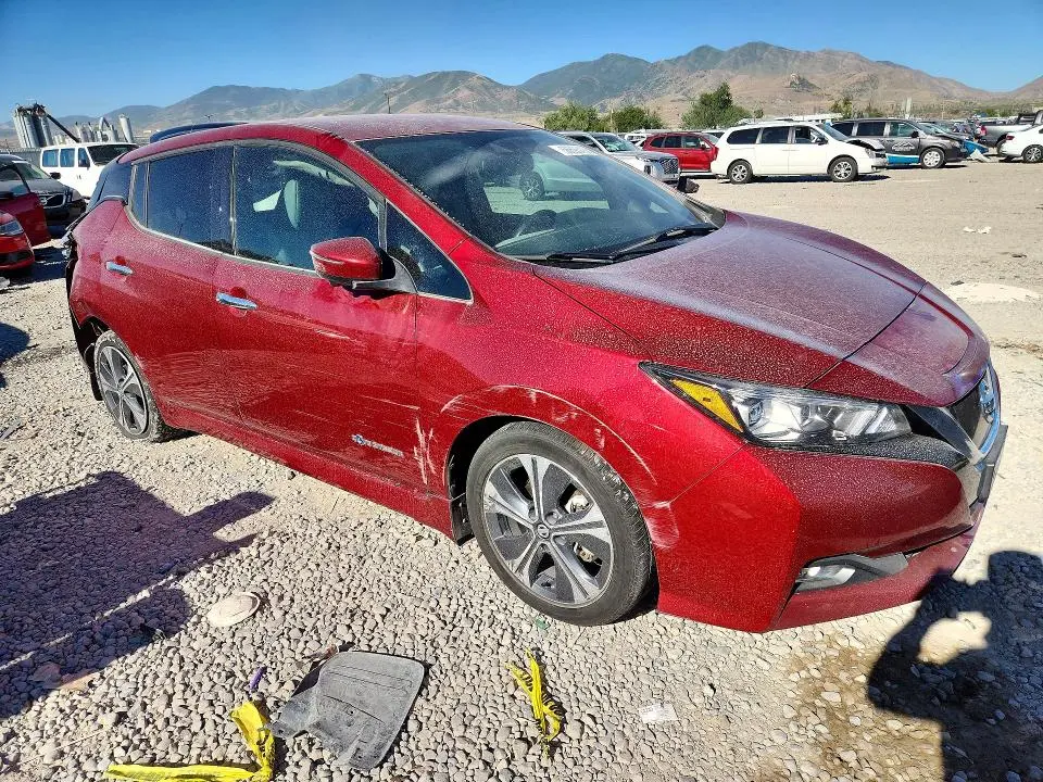 2019 NISSAN LEAF SL  