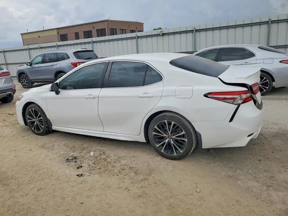 2018 TOYOTA CAMRY SE  