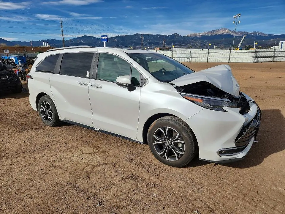 2025 TOYOTA SIENNA PLATINUM 7-PASSENGER  