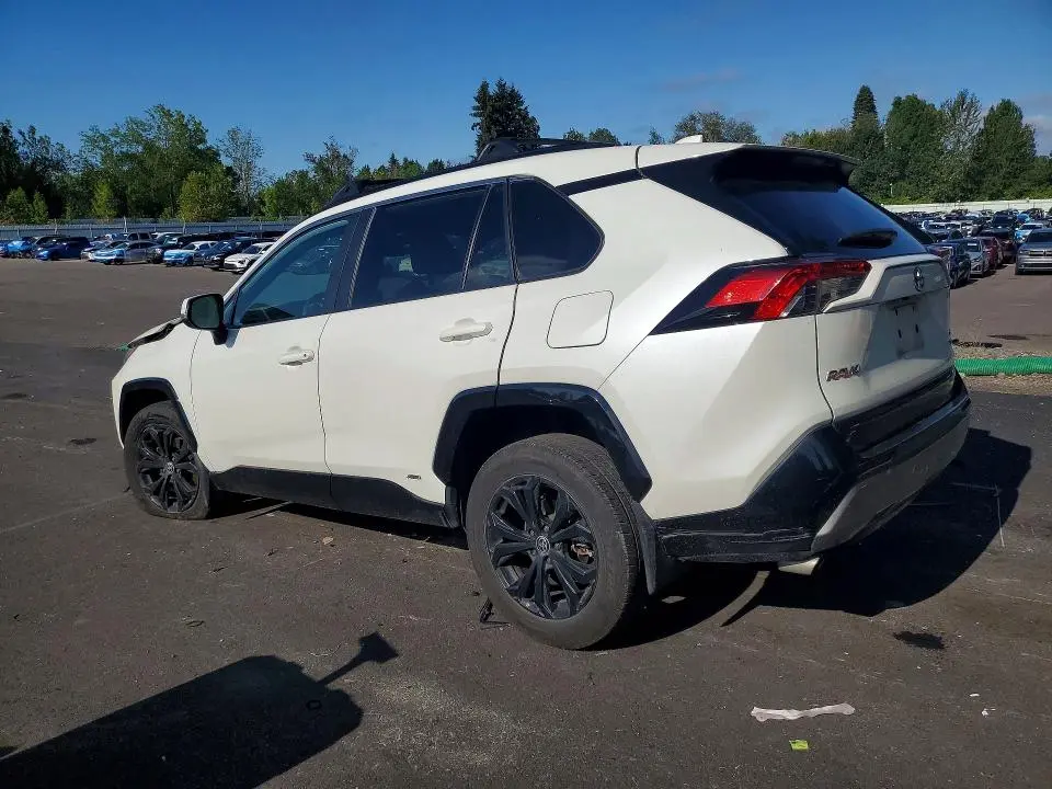 2022 TOYOTA RAV4 SE  