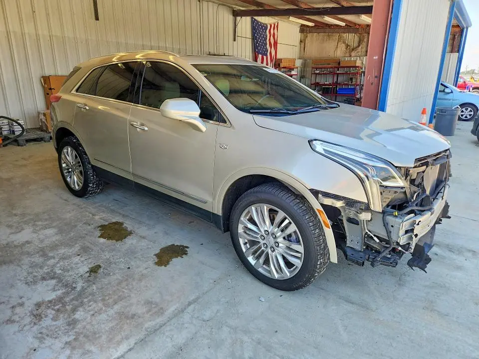 2017 CADILLAC XT5 PREMIUM LUXURY  