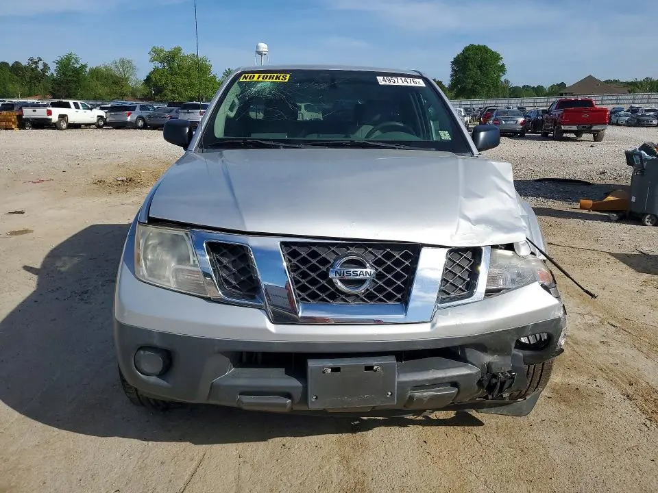 2014 NISSAN FRONTIER S  