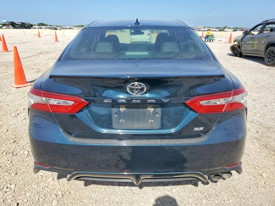 2019 TOYOTA CAMRY SE  