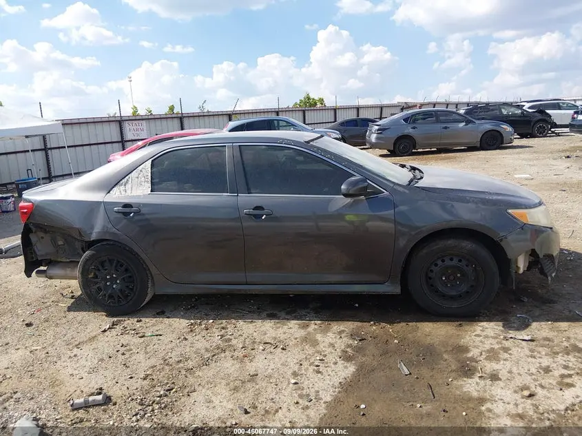 2014 TOYOTA CAMRY SE