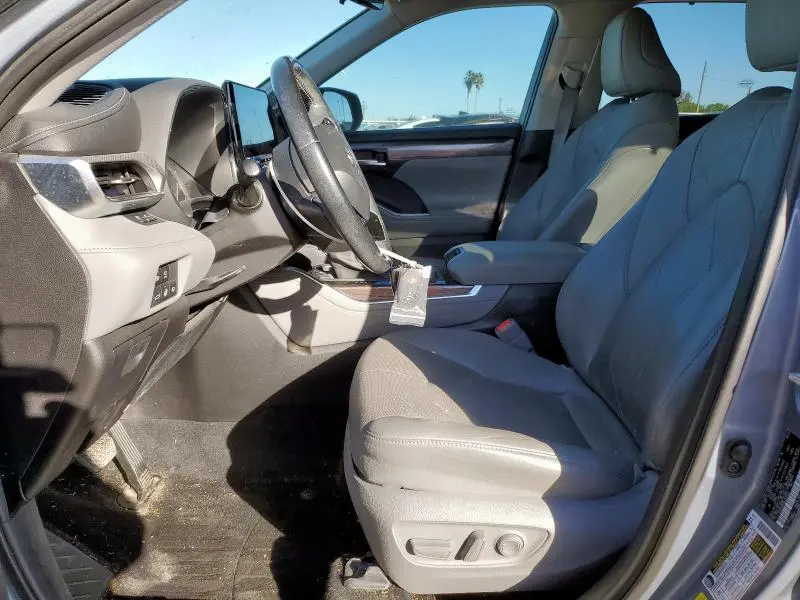 2020 TOYOTA HIGHLANDER PLATINUM  