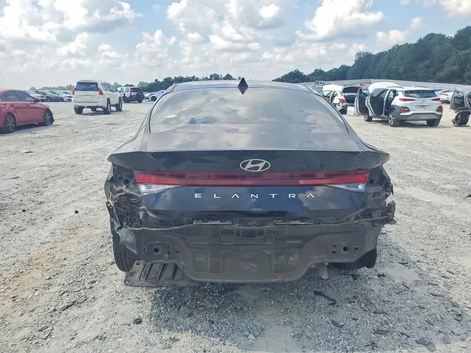 2024 HYUNDAI ELANTRA SEL  