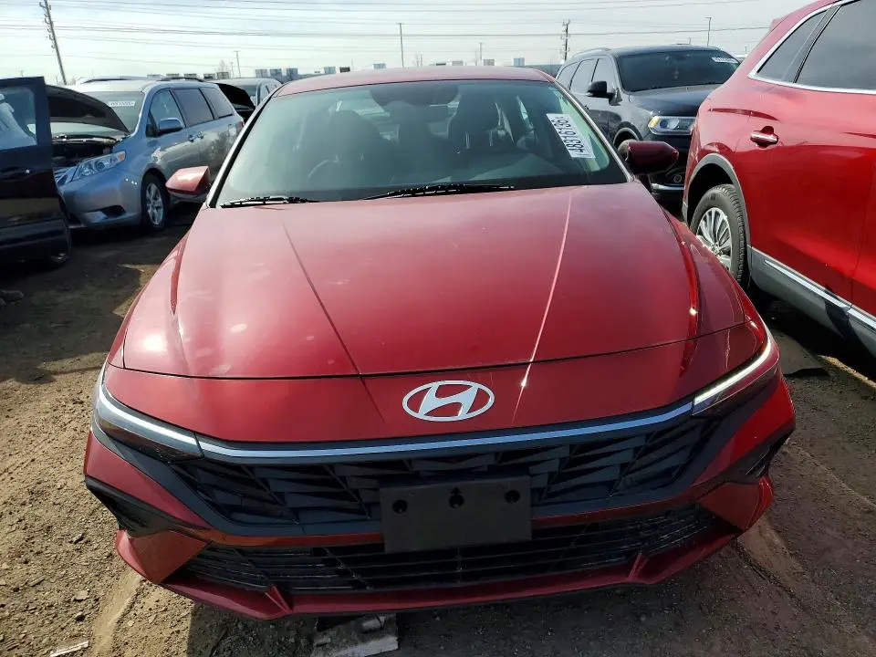 2025 HYUNDAI ELANTRA SE  