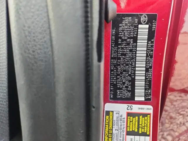 2020 TOYOTA CAMRY XLE  