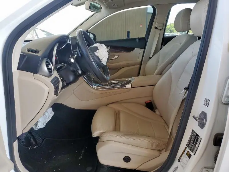 2019 MERCEDES-BENZ GLC 300  