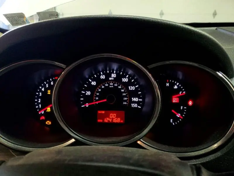 2013 KIA SORENTO LX  