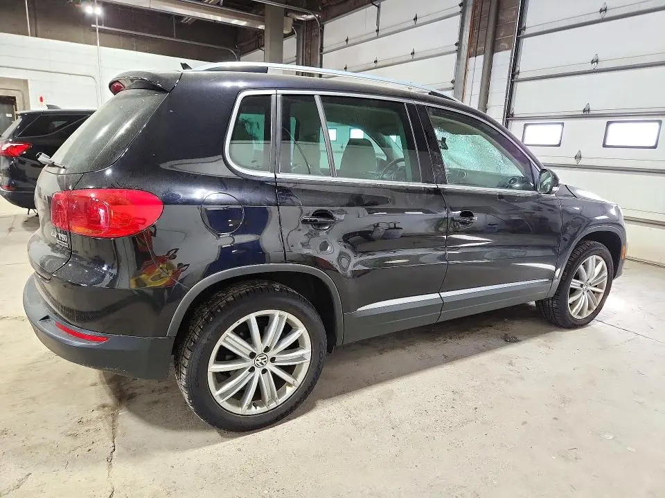 2014 VOLKSWAGEN TIGUAN S  