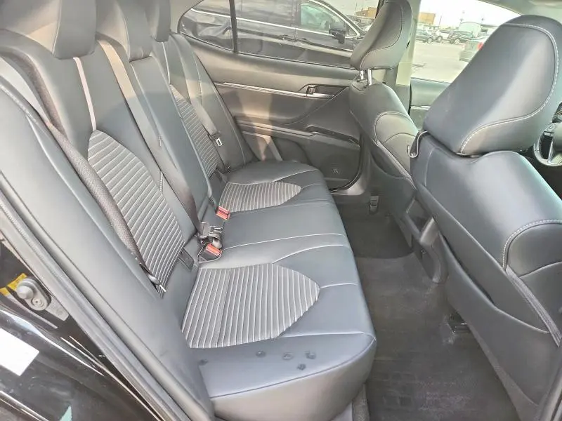 2019 TOYOTA CAMRY SE  