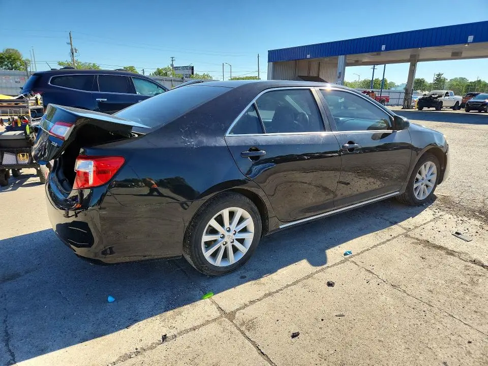 2014 TOYOTA CAMRY XLE  