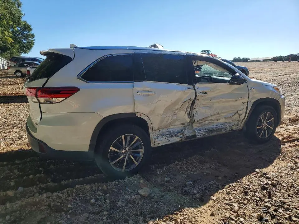 2017 TOYOTA HIGHLANDER XLE  