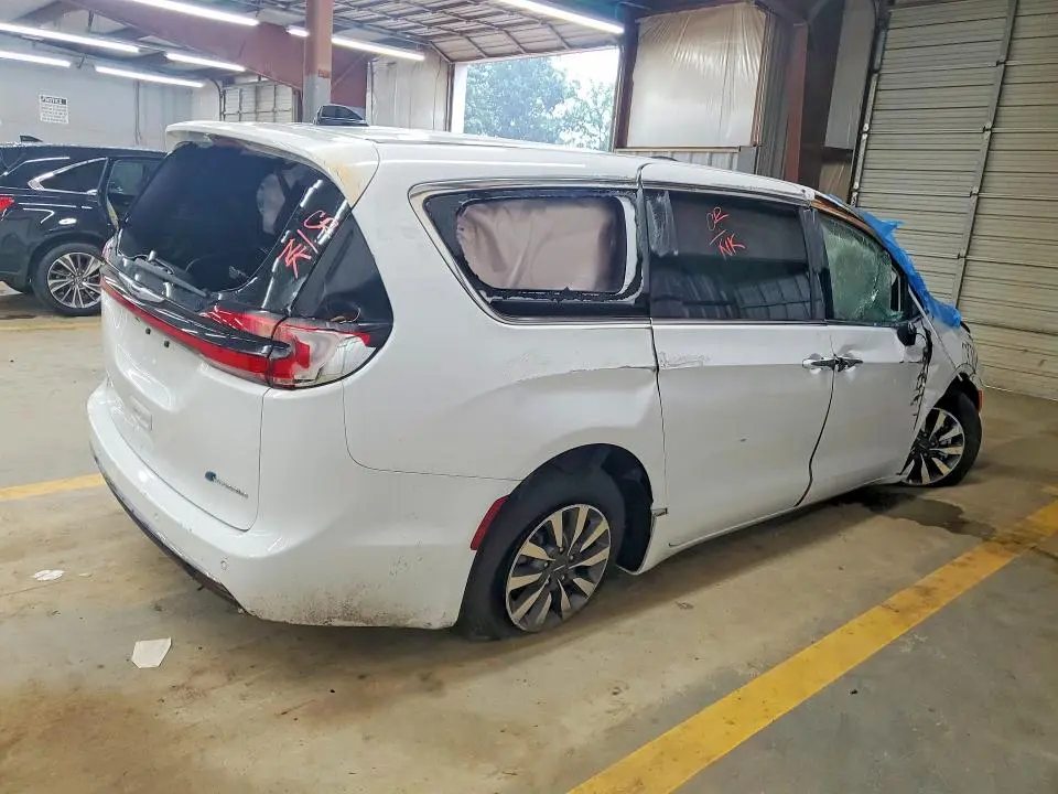 2025 CHRYSLER PACIFICA HYBRID SELECT  