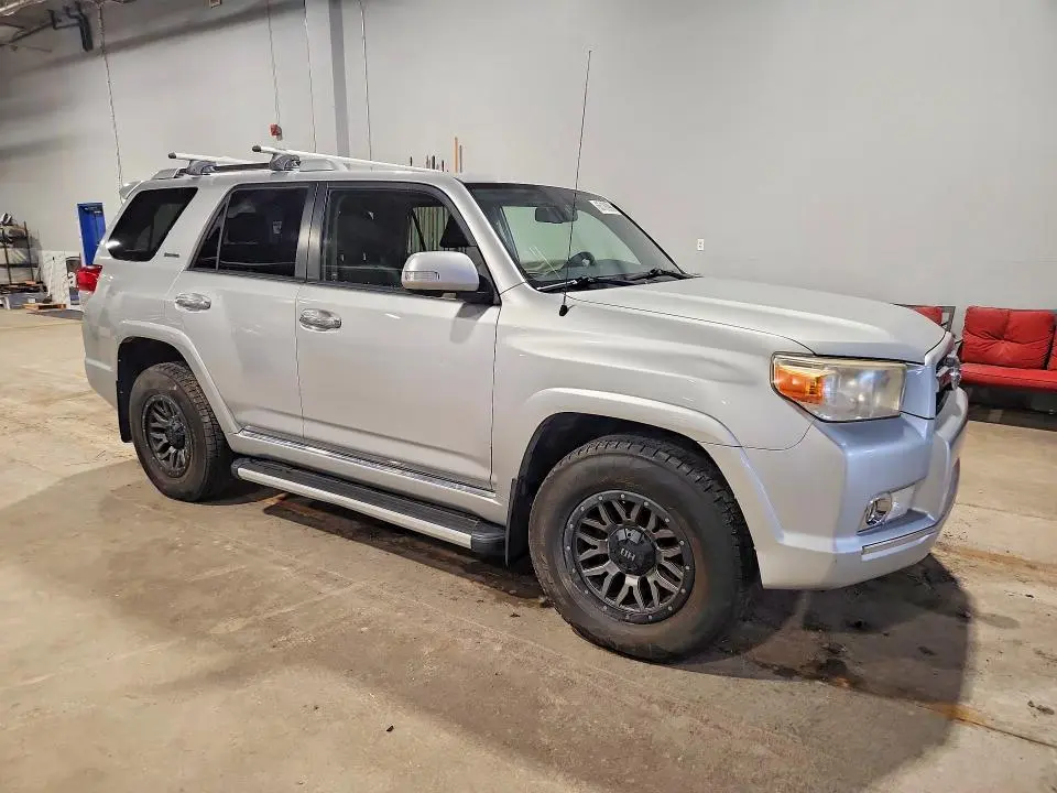 2013 TOYOTA 4RUNNER SR5  
