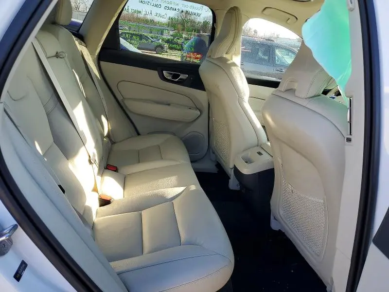 2024 VOLVO XC60 PLUS  