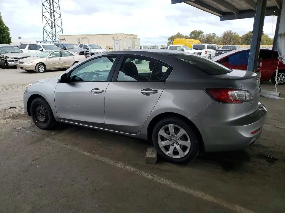 2013 MAZDA 3 I  