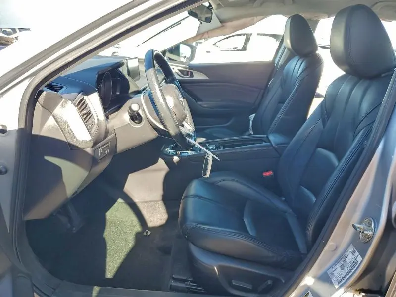 2017 MAZDA 3 TOURING  