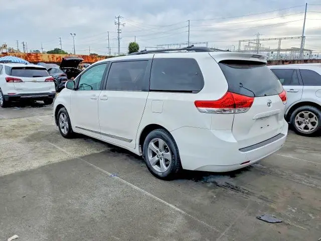 2011 TOYOTA SIENNA LE  