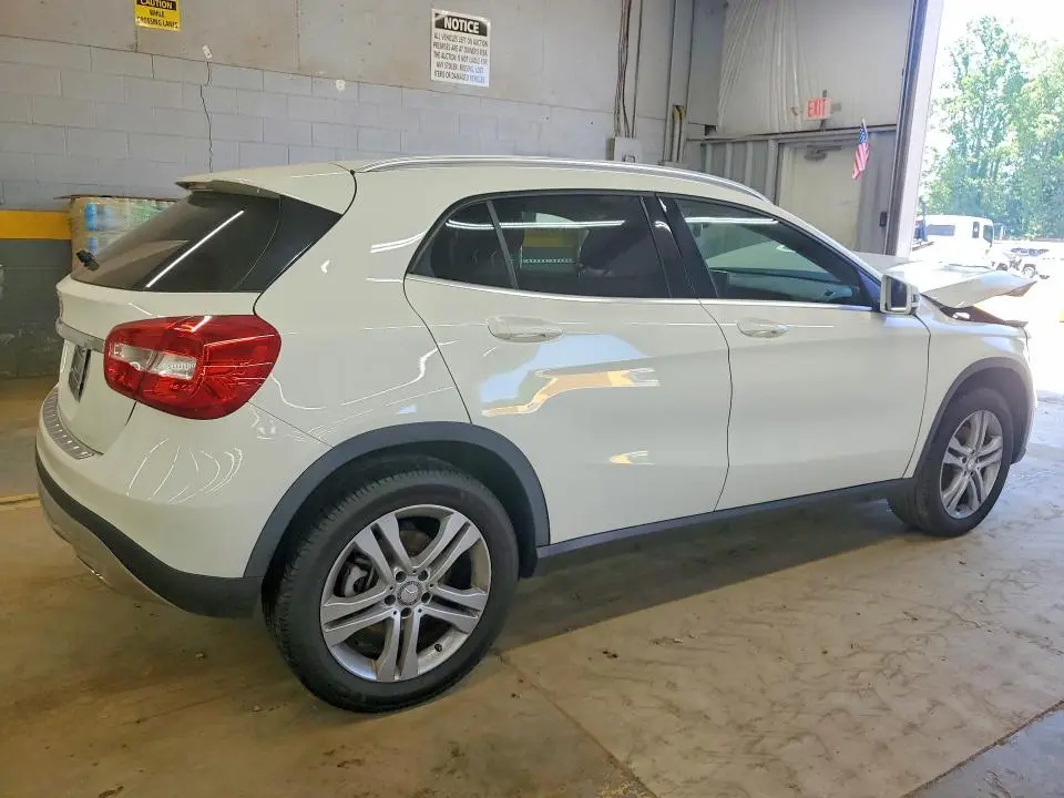 2015 MERCEDES-BENZ GLA 250  