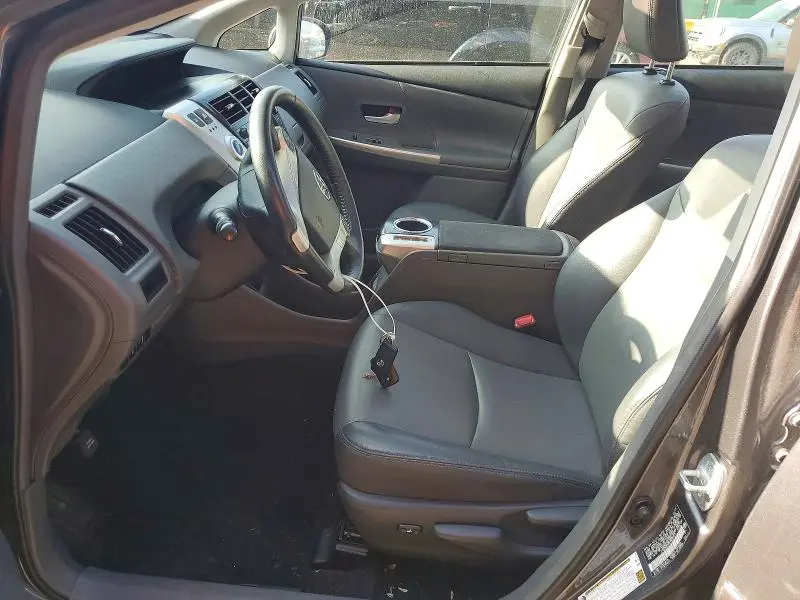 2013 TOYOTA PRIUS V FIVE  