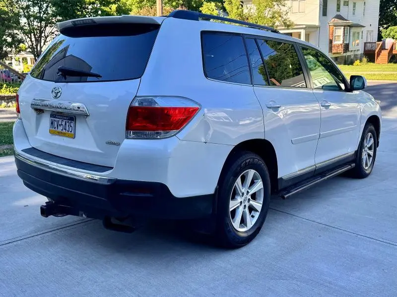 2011 TOYOTA HIGHLANDER BASE  