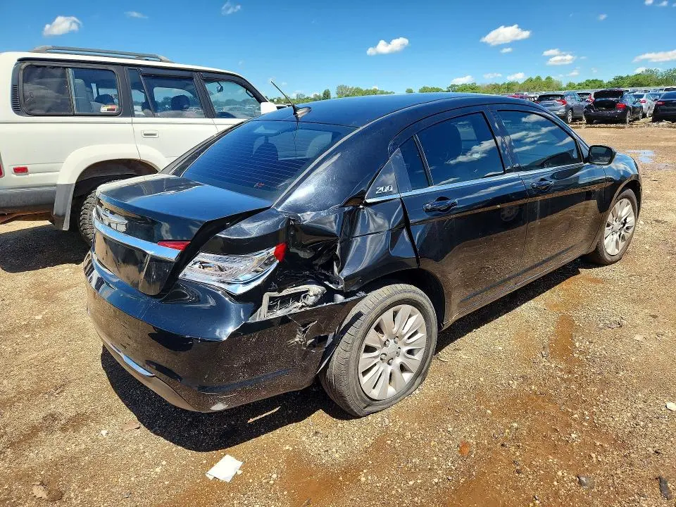 2014 CHRYSLER 200 LX  