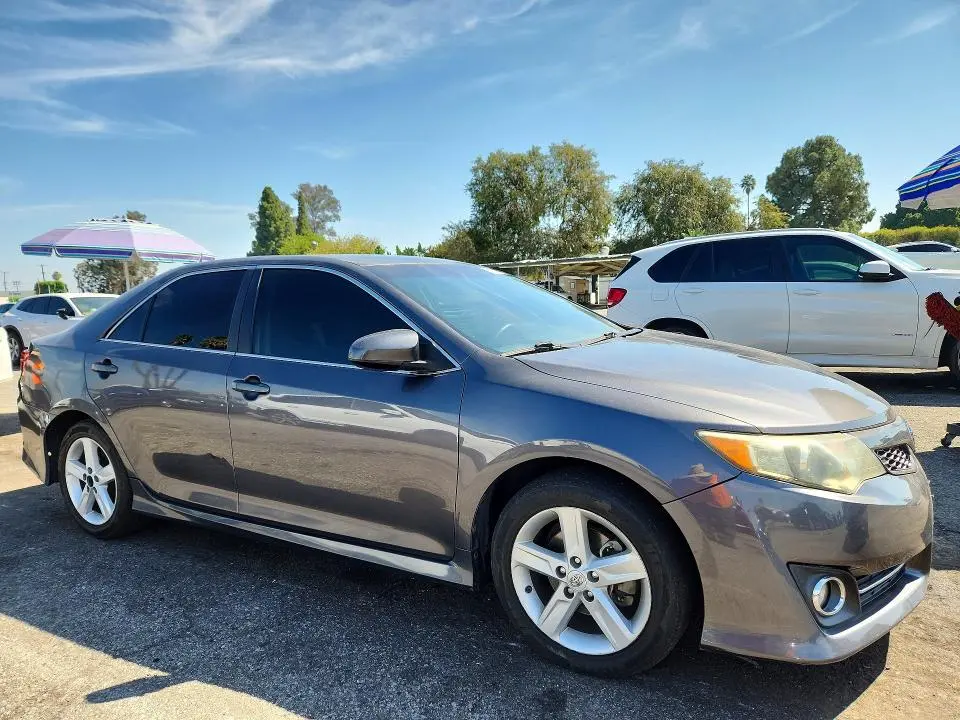 2013 TOYOTA CAMRY SE  