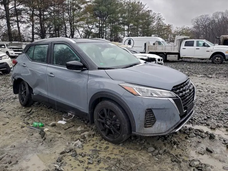 2023 NISSAN KICKS SV  