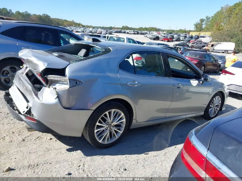 2019 TOYOTA CAMRY XLE V6