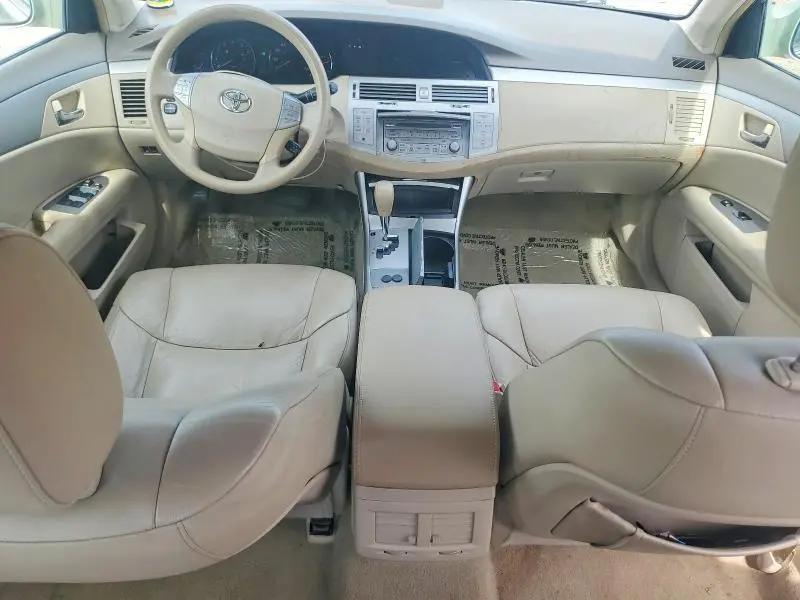 2010 TOYOTA AVALON XL  